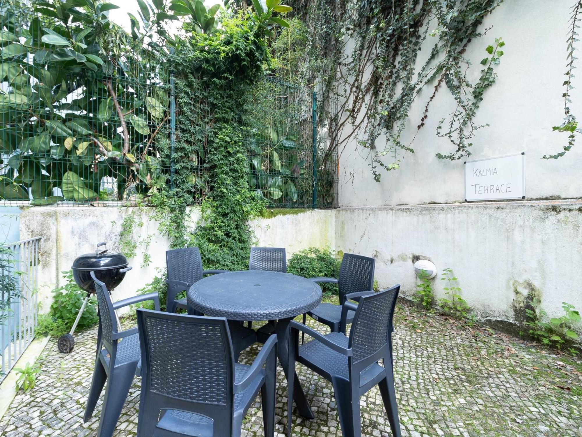 Akicity Iris Apartment