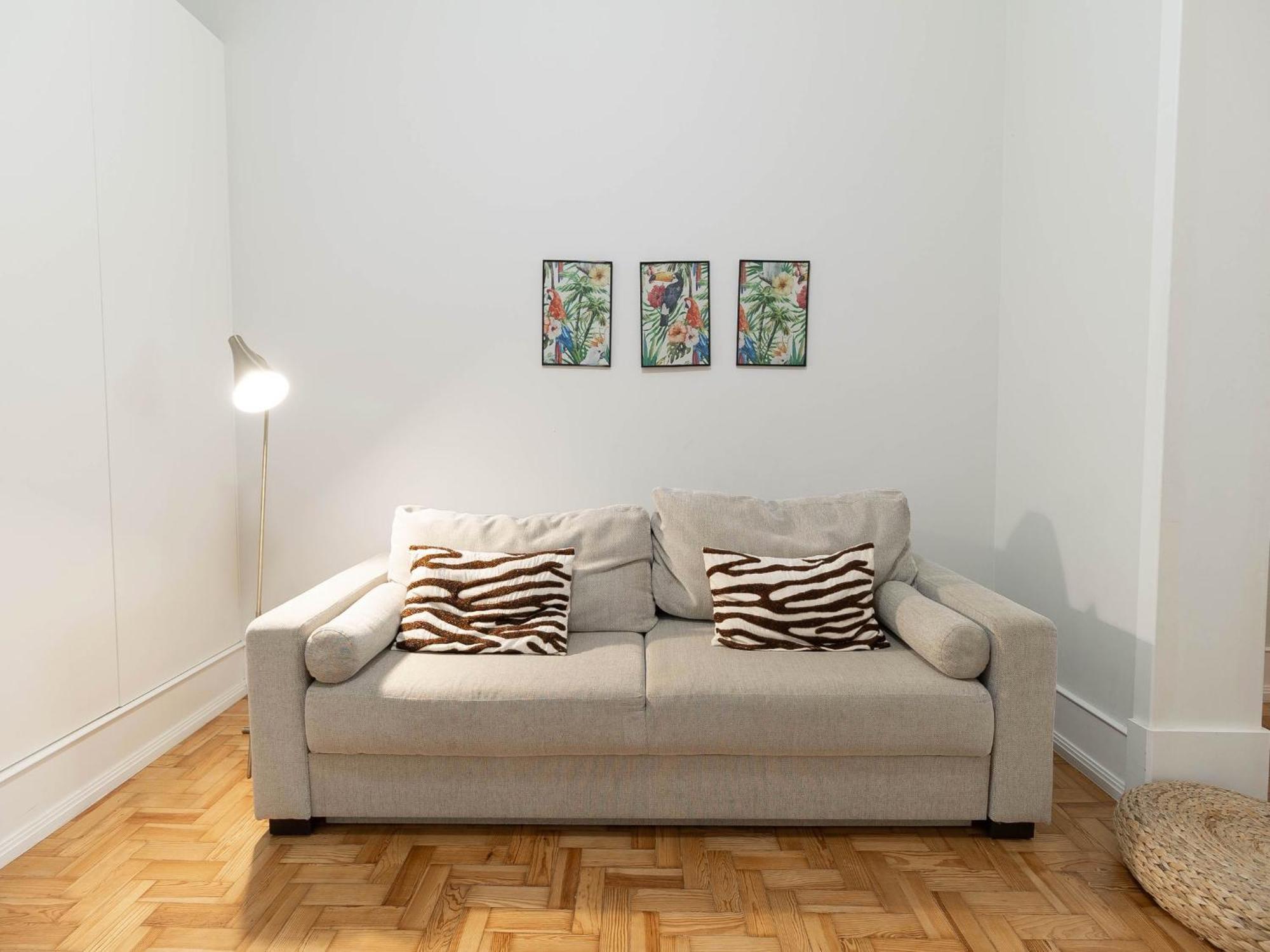 Akicity Iris Apartment *